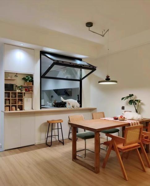 Horizon Farmhouse Style Folding Window Embracing Rolling Pasture Views with Minimal Frame Interruption