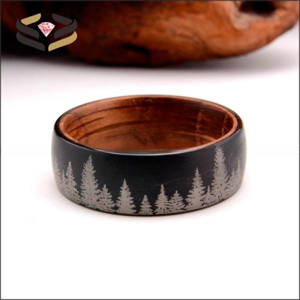 Anillo de boda de tungsteno para hombre Black Forest Mountain, forma de diamante, 8 mm, con forro de madera de barril de whisky