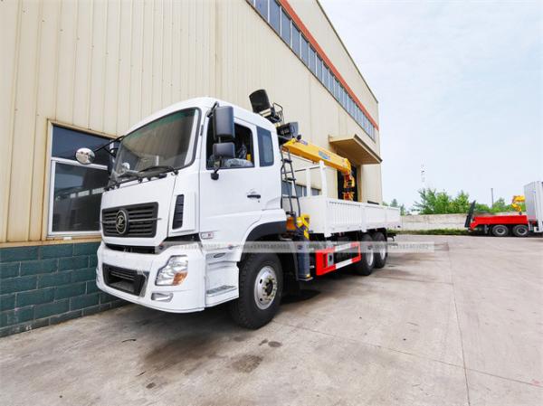 Personnaliser Prix bon marché Nouveau 4x2 6x4 camion monté grue
