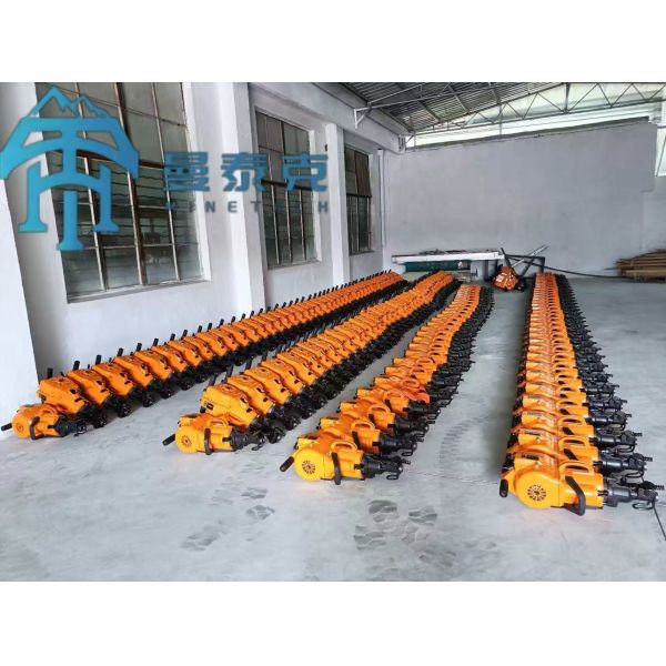 YN27C Gasoline Rock Drill with Hex 22*108 Shank 32MM Drilling Hole Diameter and 5m Drilling Depth