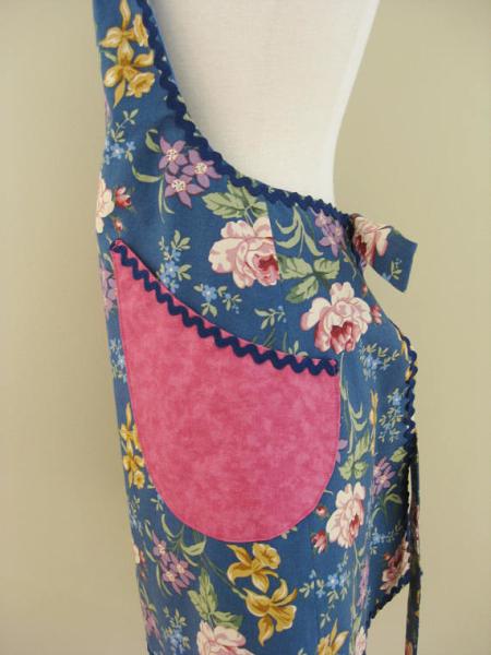 Ladies Apron, Adult Apron, Blue Kitchen Apron, Full Cooking Apron, Kitchen Apron, Floral Apron, Gift For Her, Full Apron