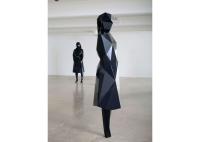 OEM d'ODM debout géométrique peint grandeur nature de sculpture en fille d'acier inoxydable