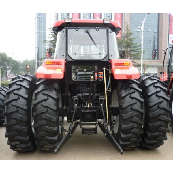Трактор фермы земледелия YTO X1804 2200r/Min 180hp с колесом 4
