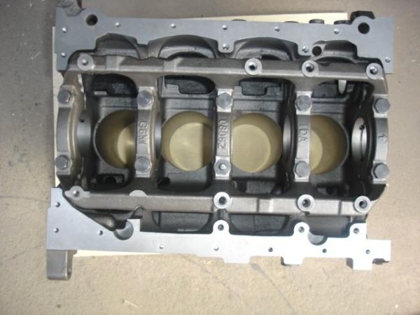 Professional Black Diesel Engine Cylinder Block For Mitsubishi 4G64/2.4L