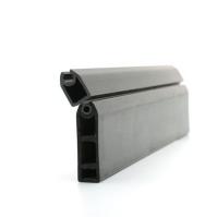 Panneau de garniture en plastique extrudé
