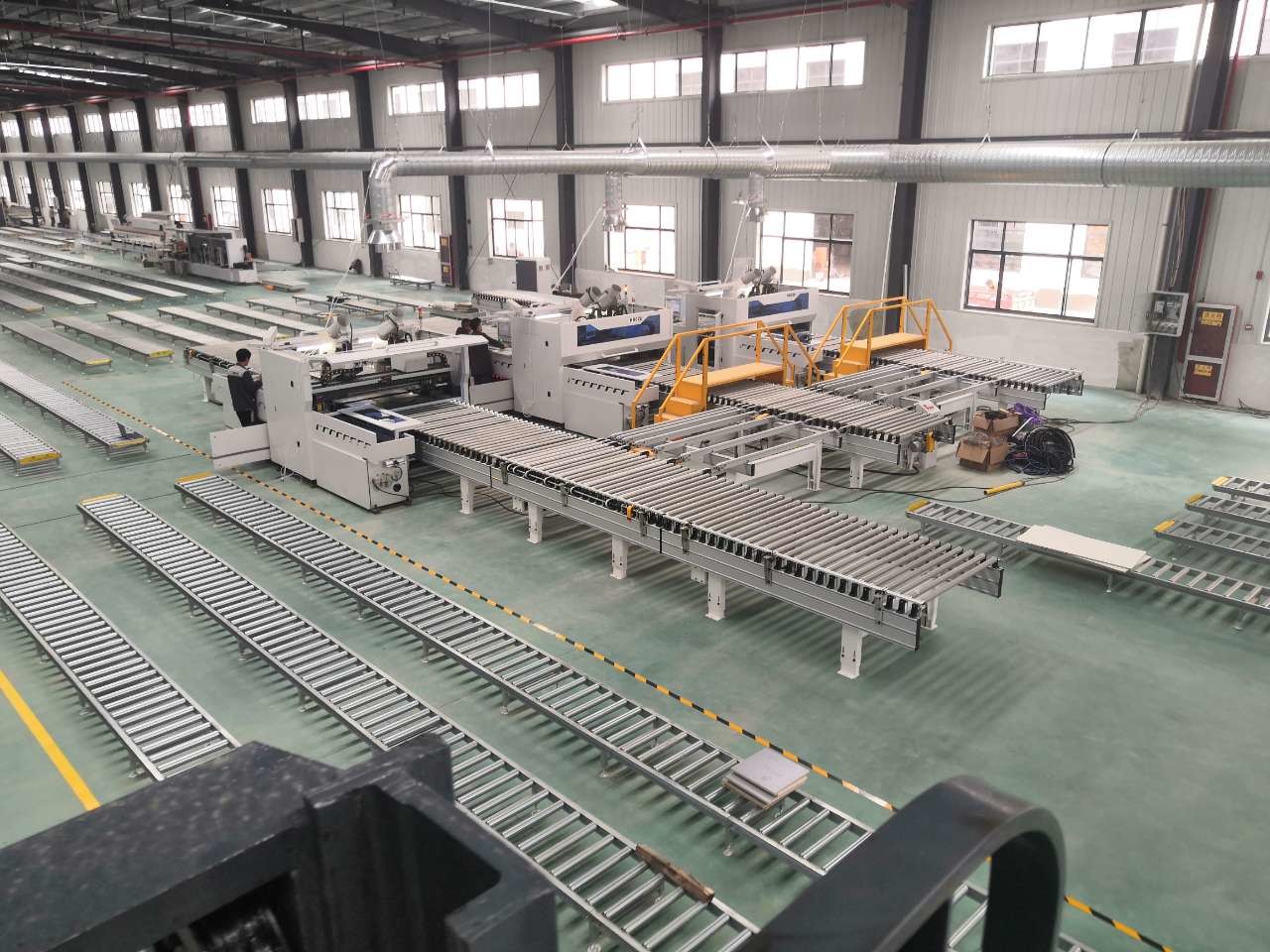 Машина кольцевания края Edgebander деревянной панели автоматическая двойная, который встали на сторону