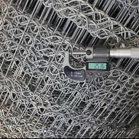 Malla reforzada para tubería CWC de seis líneas, galvanizada en caliente, ancho de malla 190.5 mm