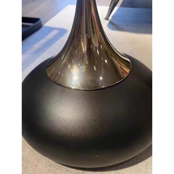 Golden Stainless Steel Hotel Furniture Table With Lovely Round Base Rock Plate