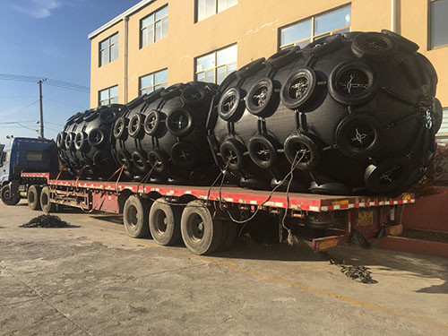 Bulk Carrier Barge Yokohama Pneumatic Marine Fender Rubber Fenders For Boats