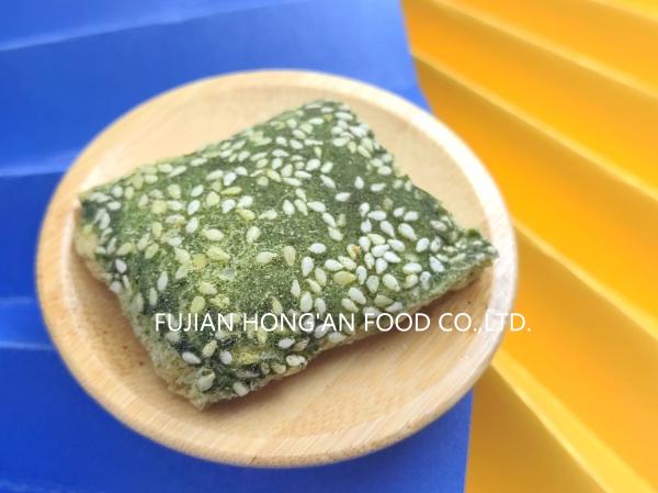 Alface verde de mar escolhida a dedo, pó de Ulva Lactuca para salpicar umami.
