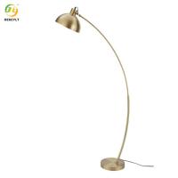 Position en acier arquée en laiton menée de luxe nordique de lampadaires