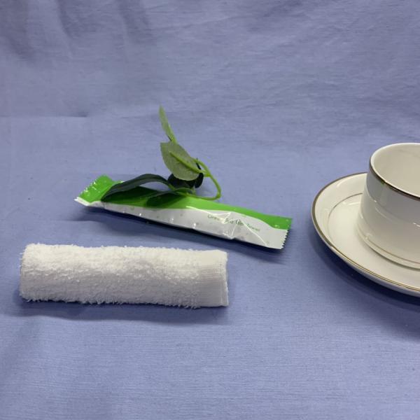 Нежность изготовленной на заказ чистки освежая упаковала лицевое намочила випес для ресторана