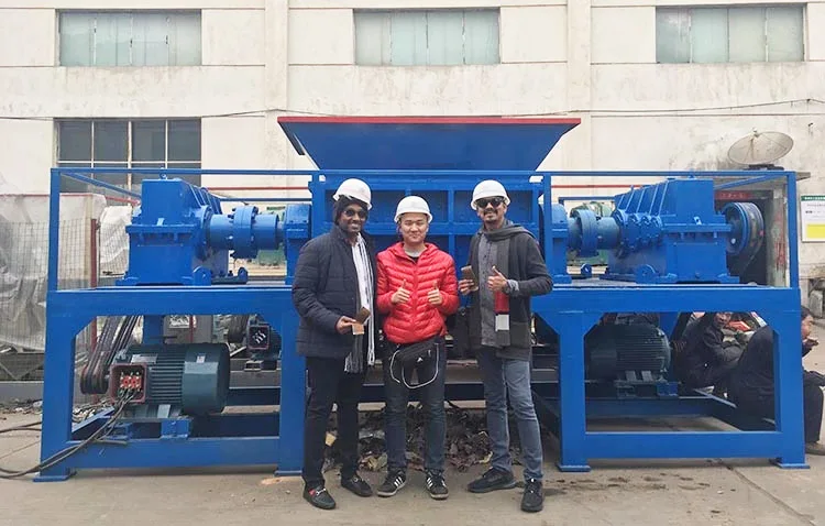Rubber Metal Shredder Plastic Recycling Machine with and Small Scraps Weight T of 2.5