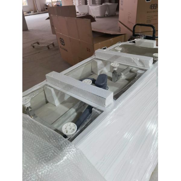 Customized Request Straight Acrylic Freestanding Bathtub with Whirlpool/Massage Function