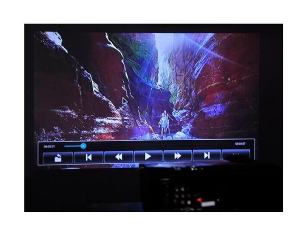 1.5 GHz Dual Core 3000Lumens WiFi Android 4.2 8GB Projector