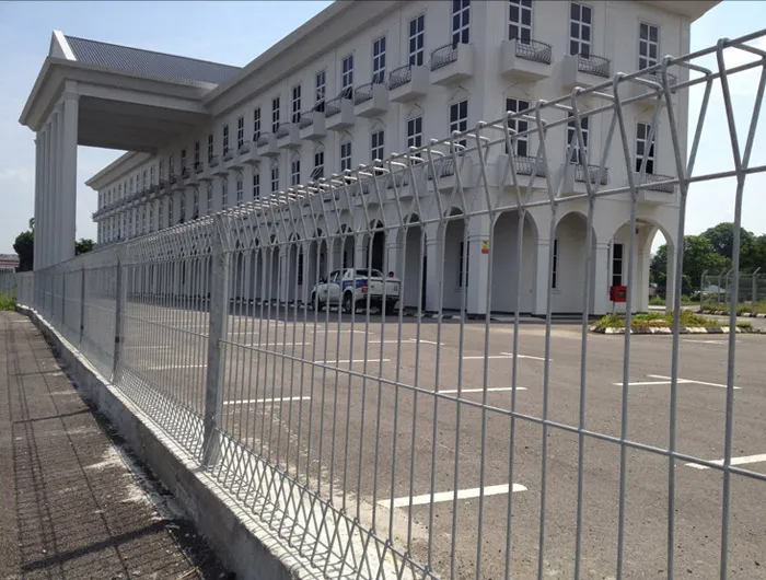 Decorative Roll Top BRC Welded Wire Mesh Fence 6ft Powder Coated