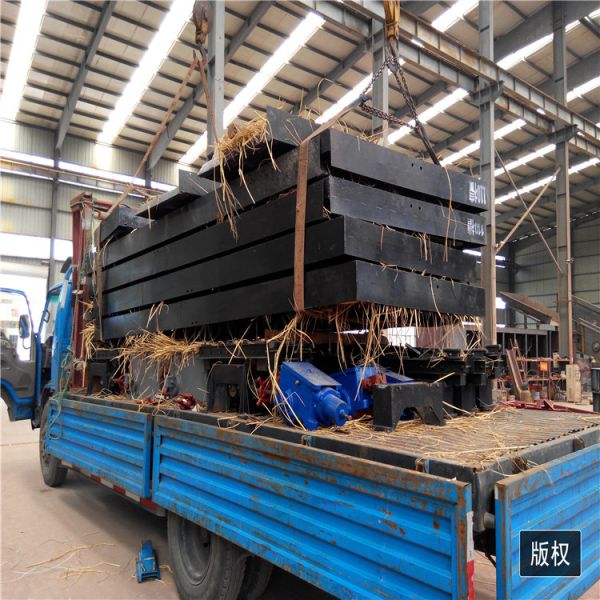 Mobile 92% Production Capacity Shaking Table with 220V Voltage and 200 KG Weight for Gold Concentration