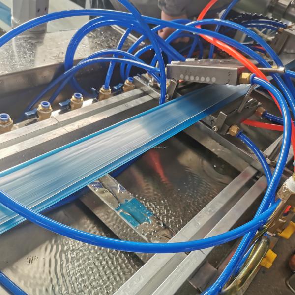 200-250Kg/H PVC Price Label Holder Line Plastic Profile Extrusion Machine For Temperature-Keeping