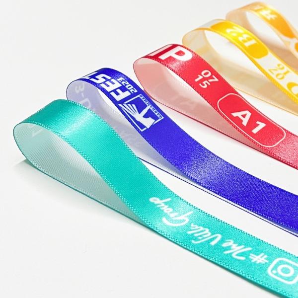 Fournisseur Bracelets en tissu Festival Concert Promotion Événement Ruban de tissu avec différents modèles Livraison rapide