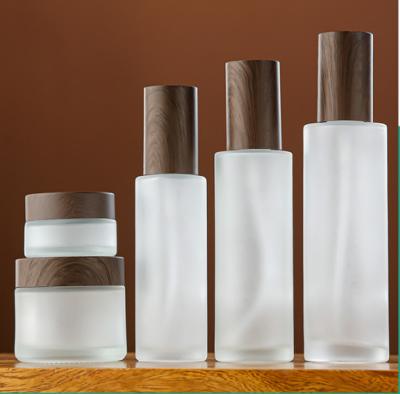 Crème cosmétique bouteilles en verre emballage de soins de la peau ensemble de pompe à lotion vide