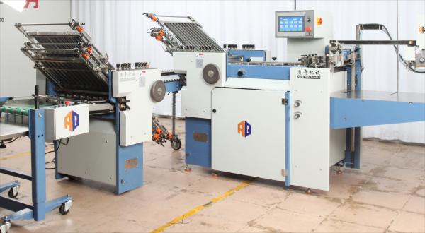 machine industrielle de pliage de papier de grand format de largeur de 530mm pour le livret