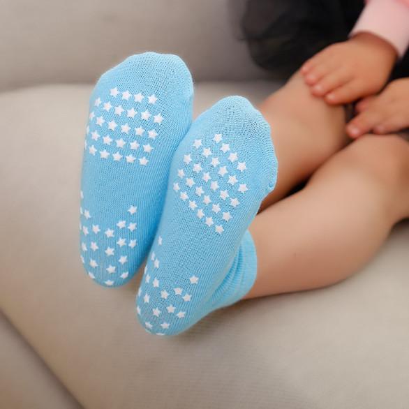 Fashionable Knitting Slip Resistant Socks  , Jacquard Logo Non Slip Dance Socks