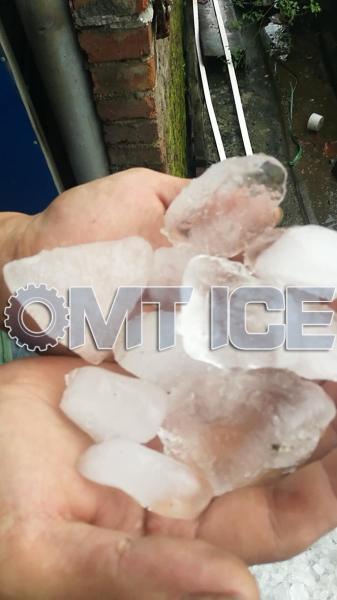 Food Grade Industrial Crushed Ice Machine 30kg/Pcs Anti Rust And Corrosion Free