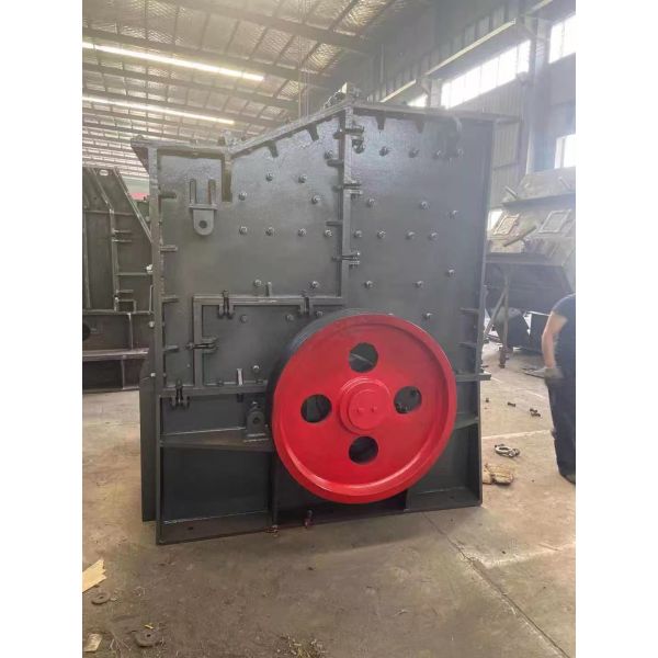Box Crusher with 5HP Motor Power and 500 Kg/hour Capacity for Feed Size Up To 200 Mm