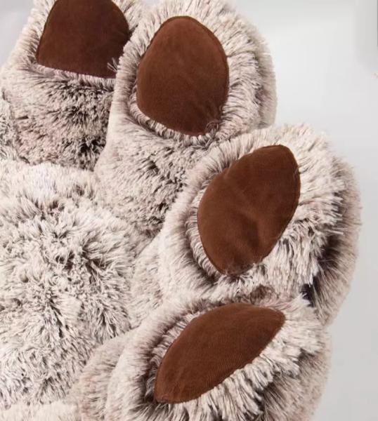 Wholesale Manufacture High Quality Nest Plush Slippers Shape Soft Warm Round Small Pet Bed For Dog Cat