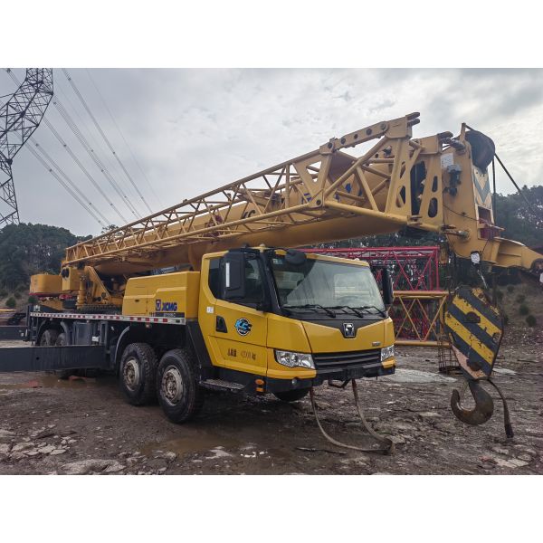 Used 2020 XCMG QY40KC 40 Ton Truck Crane