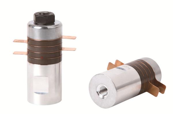 transductor piezoeléctrico ultrasónico 700W con la soldadura plástica del aumentador de presión de aluminio gris de la cerámica