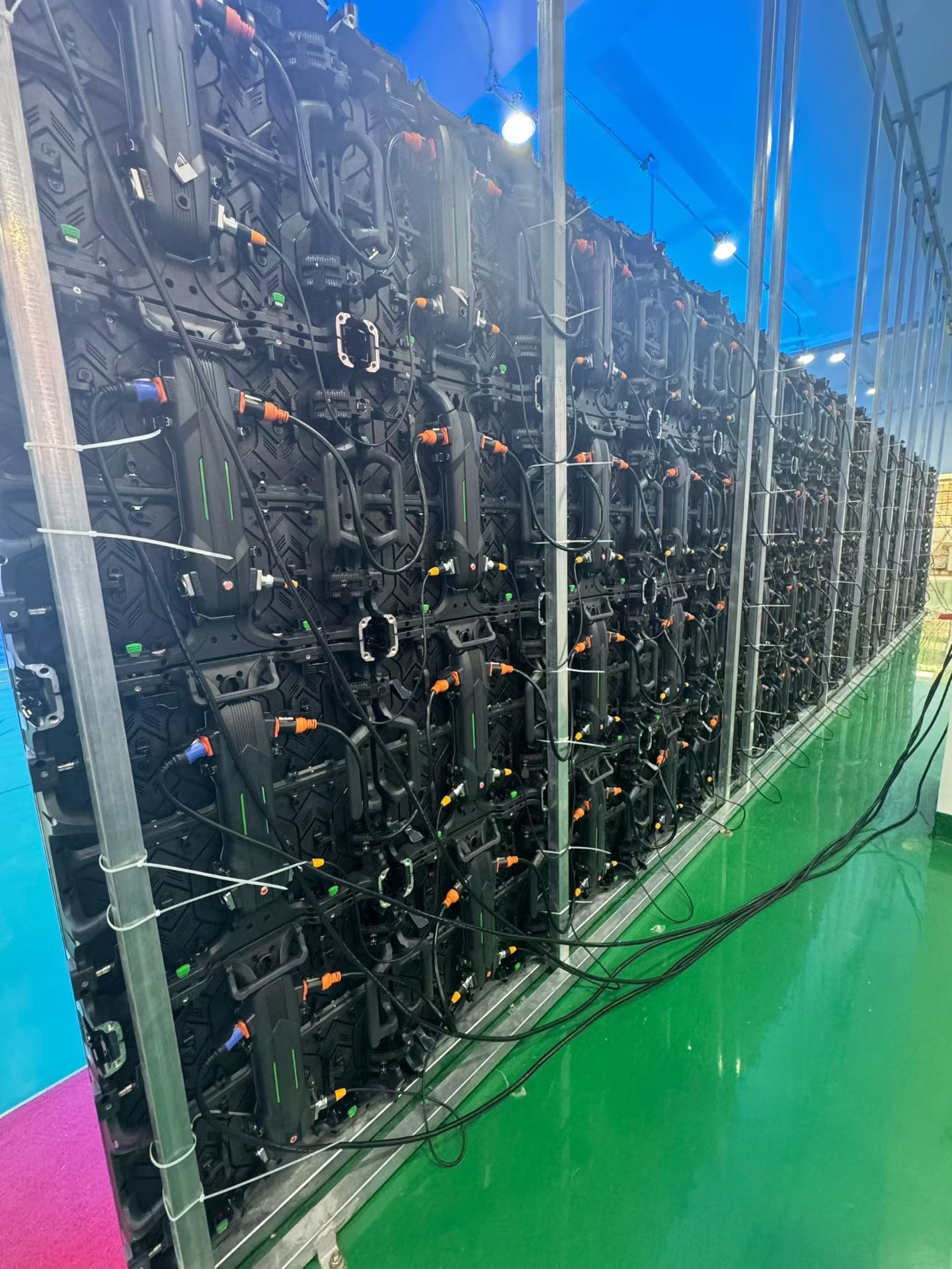 Outdoor LED Rental Screen IP65 Waterproof P2.604 P2.9 P3.9 P4.8 5500 Nit High Brightness