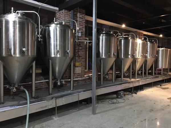 2000L Large Scale Brewing Equipment 304 Sanitary Pumps With VFD Controls