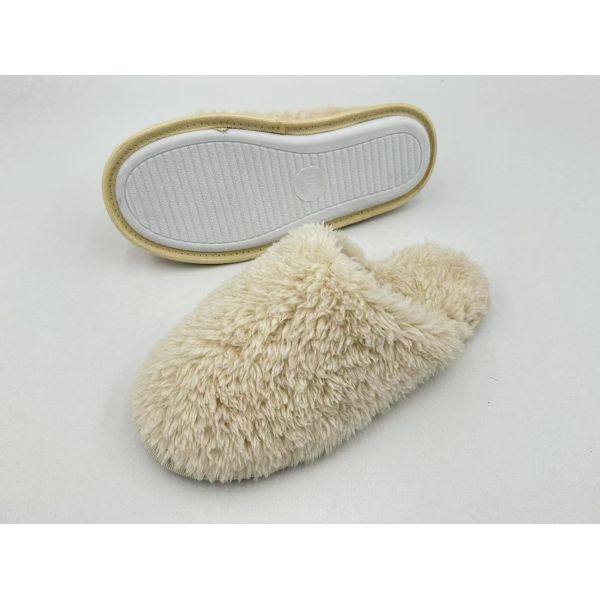 ODM OEM  Womens House Slippers With Different Cuts And Materials