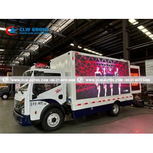 Dongfeng 4x2 Mobile Outdoor LED Advertising Solutions Truck