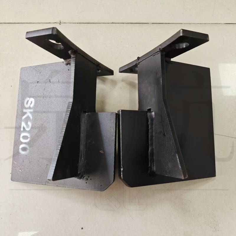 Excavator Mud Scraper Plate Wear Resistant Alloy Steel For Kobelco SK200 Series Excavator Chassis Mud Guard
