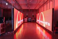 L'écran extérieur d'affichage à LED de Huidu DIP346 SMD de service lumineux superbe d'avant de l'intense luminosité a mené la facture d'écran de la publicité de conseil