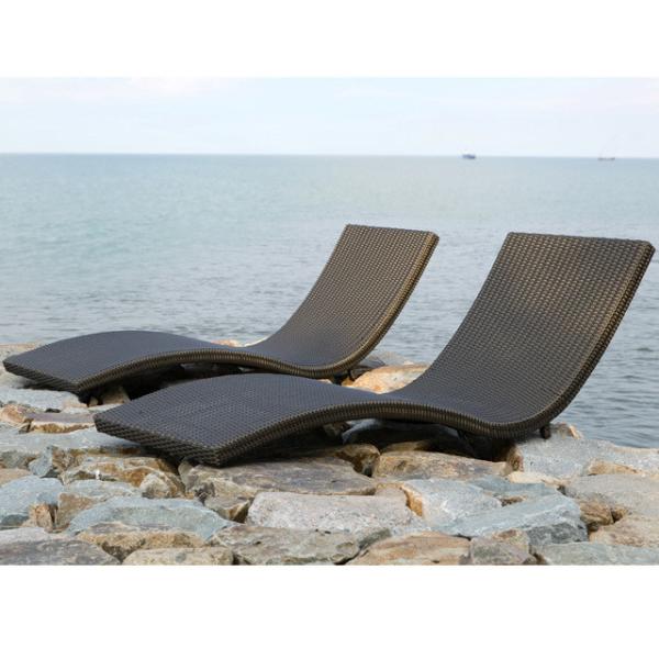 Villa Aluminum and Pe Rattan Lightweight Folding Relax Stackable Pool Sun Lounger with Craftsmanship