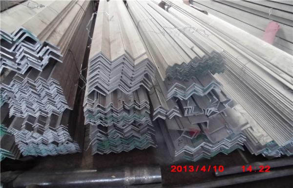 Cornière de l'acier inoxydable Sus304 30*30*3 à 200*200*12mm 6M Length