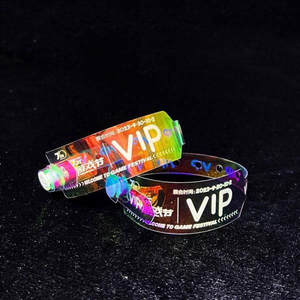Grátis Pulseira Brilhante Impermeável Logotipo Personalizado Evento Prêmio Prêmio Rainbow Glitter Pulseira de PVC Laser Transparente
