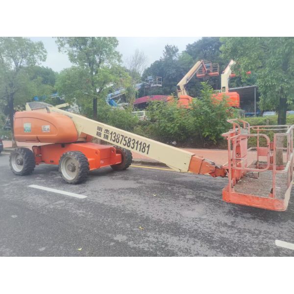 LG 24-meter Self-Propelled Diesel-Powered Telescopic Boom Aerial Work Platform