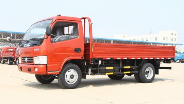 Année de faible puissance 2017 du camion LHD de seau d'entraînement de Dongfeng 4 Ton Cargo Truck 4x2 d'occasion