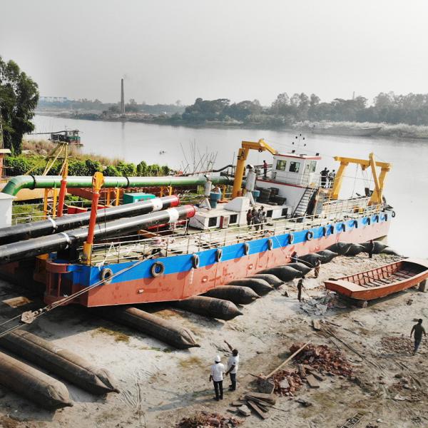 Solid Capacity 600m3/H Discharge Distance 1500m Length 38m Sand Dredger with CE/ISO