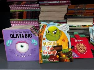 Vivid Color Custom Board Books Preschool Activity Books Wear Resistance