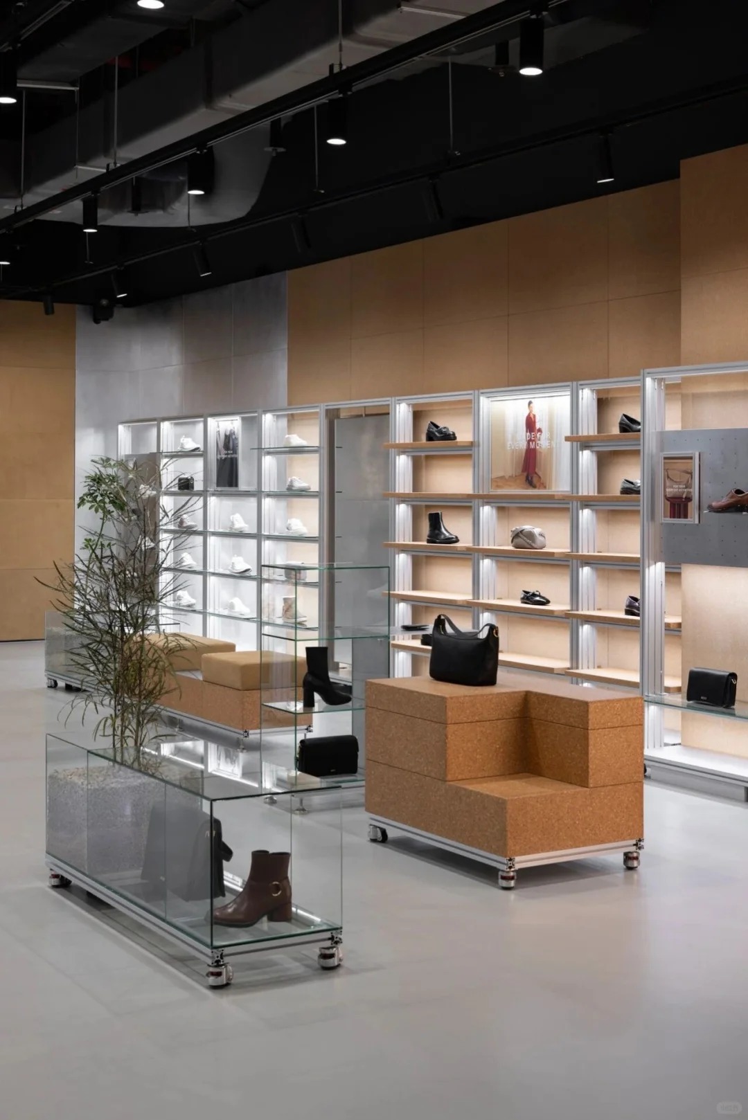 Full Set Shoe Store Display Fixtures Industrial Wood Shoe Display Rack