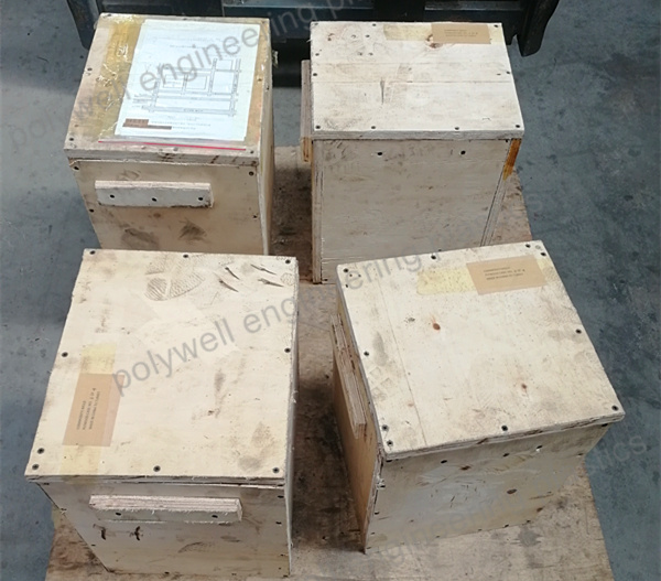 Прессформа пластиковых частей прессформы компонентов прессформы пластиковых прессуя для перерыва PA66 GF25 термального обнажает производственную линию