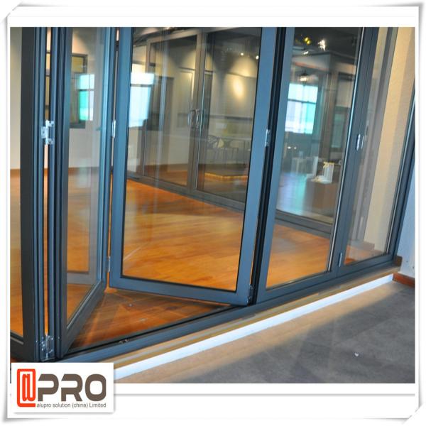 Portas de empilhamento de dobramento de alumínio do projeto moderno para a porta bifold vitrificada da porta da casa dobro bifold vertical residencial