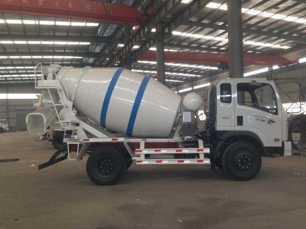 Sinotruk 7cbm Concrete Mixer Truck , Construction Concrete Transport Truck