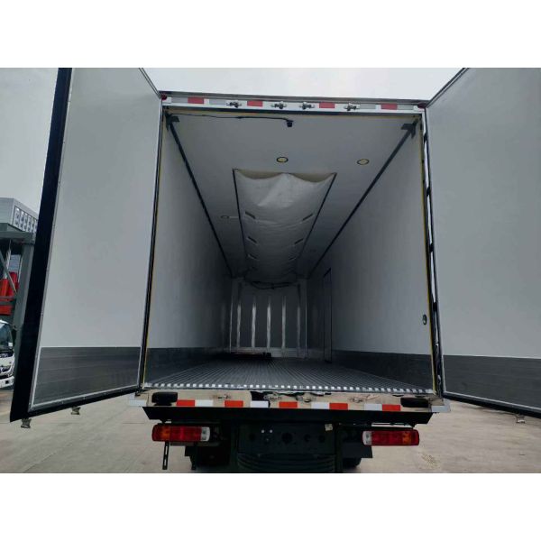 Foton 6X2 25ton Refrigerator Truck Thermo King Refrigerator Unit Freezer Truck
