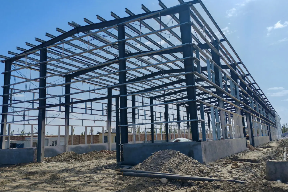 Portal Frame From The Expansive Quickly Build Steel Structure Of Workshop